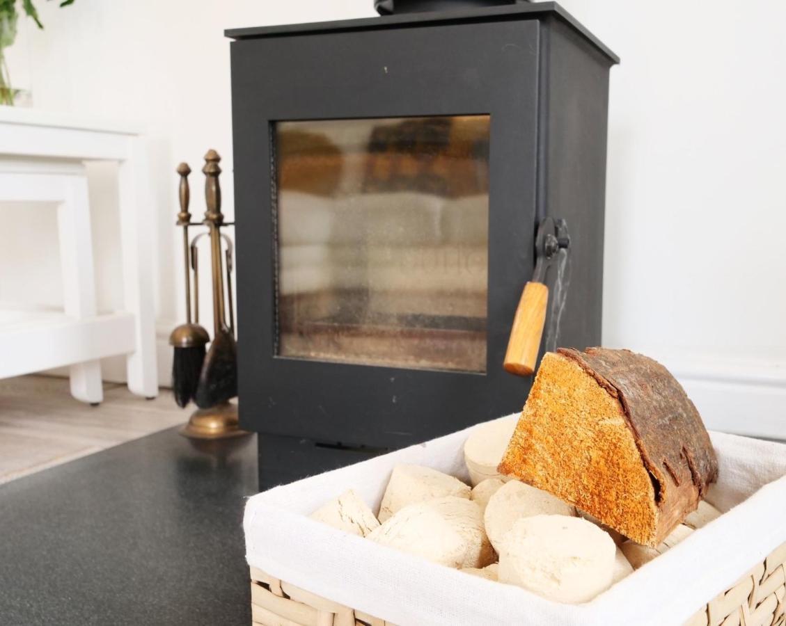 Hoxne Cottages - Sunflower Cottage With Private Hot Tub York Esterno foto